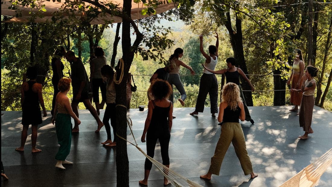 Outdoor relaxation pedana at Valle Benedetta