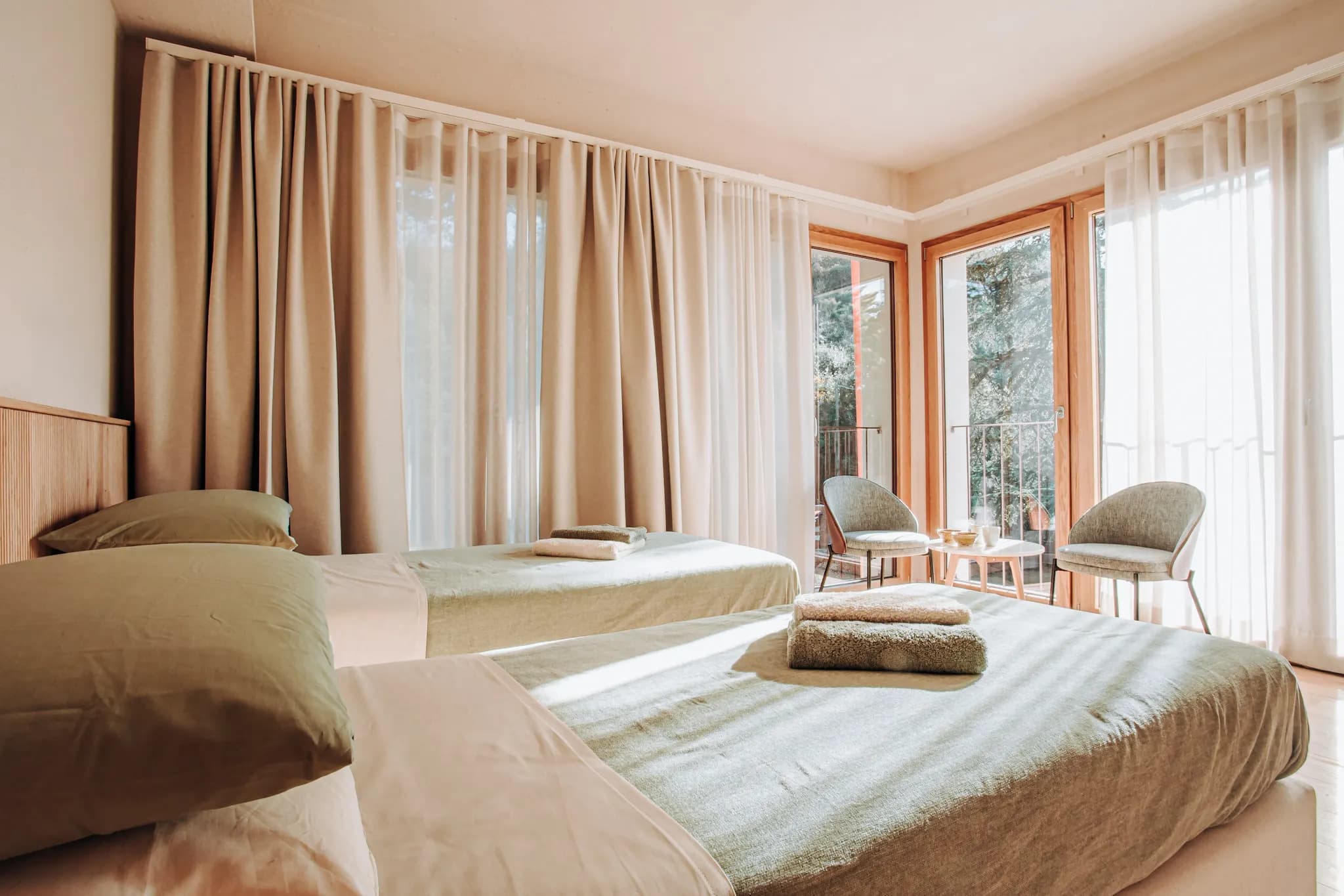 Beautifully appointed guest room at Valle Benedetta